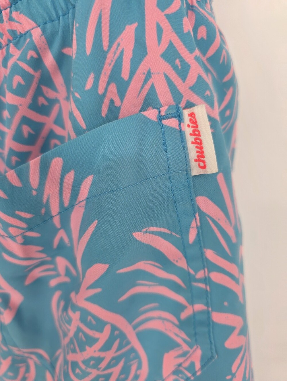 Chubbies Swim Trunks XXL 5.5" Inseam Pineapple Print Blue Pink - Picture 5 of 9